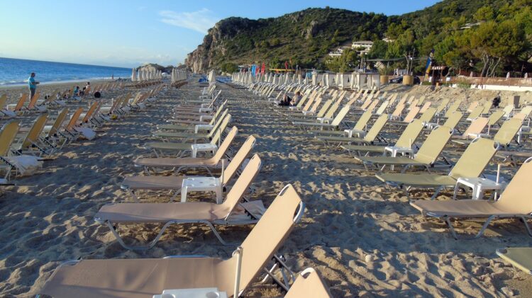 Απώλεια 320 δισ. δολαρίων από τον Ιανουάριο μέχρι τον Μάιο για τον παγκόσμιο τουρισμό