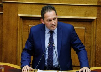 Πέτσας: Ο κ. Τσίπρας παίρνοντας αγκαλιά τον κ. Παππά, δείχνει ότι όλα ήταν σε γνώση του