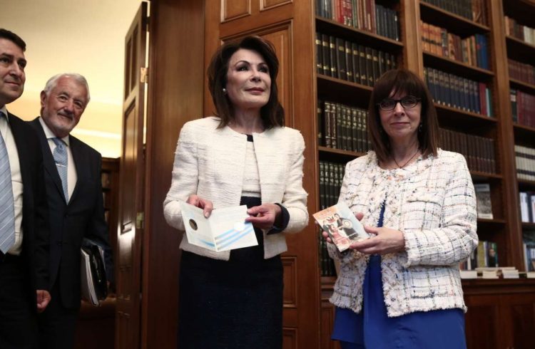 Συνάντηση Σακελλαροπούλου – Αγγελοπούλου για το «επετειακό» 2021