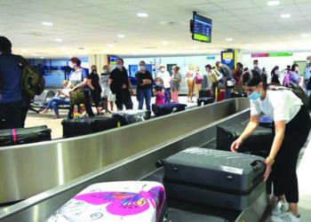 Ρόδος: Σε απομόνωση στο ξενοδοχείο οι Σουηδοί τουρίστες που έφτασαν στο νησί