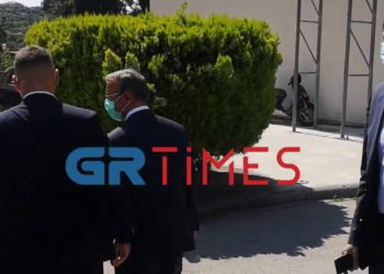 Θεσσαλονίκη: Στους τραυματίες εφοριακούς Χρ. Σταϊκούρας και Γ. Πιτσιλής