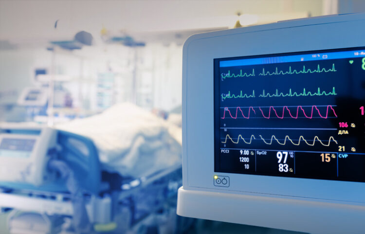 Λάρισα: Διασωληνώθηκε ηλικιωμένη από τον Αμπελώνα – Αυξάνονται οι διασωληνωμένοι στις ΜΕΘ