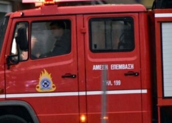 Φωτιά σε αποθήκη στο Αιγάλεω