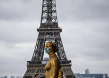 Γαλλία: Πάνω από 2.000 νέα κρούσματα σε 24 ώρες