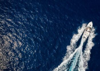 Φοινικούντα: Σύγκρουση ταχυπλόων με τρεις τραυματίες