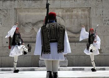Προεδρική Φρουρά: Καταγγελία για βασανιστήρια – Διέταξαν νεοσύλλεκτους να κοιτούν τον ήλιο επί μιάμιση ώρα