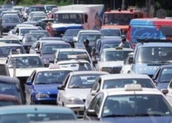 Μποτιλιάρισμα στην Εθνική Οδό Αθηνών – Λαμίας: Έπεσε ασβέστης στο οδόστρωμα