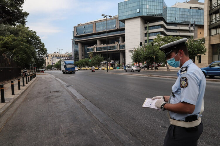Κορονοϊός – Νέα μέτρα: Εξετάζεται περιορισμός μετακινήσεων