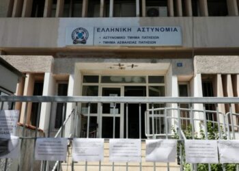 Κορονoϊός: Φόβοι για έξαρση των κρουσμάτων εντός των ΑΤ