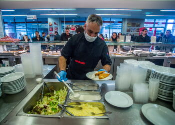 ΠΟΥ: Μεταδίδεται ο κορονοϊός από τα τρόφιμα;