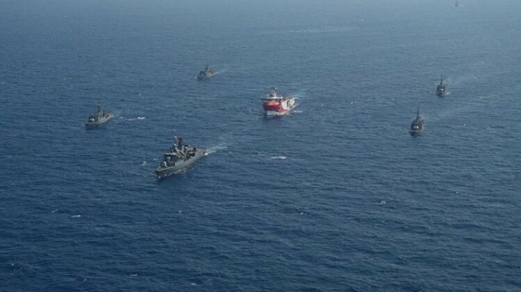 «Πόλεμος νεύρων» από την Τουρκία με το Ορούτς Ρέις