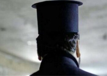 Κάλυμνος: Σύλληψη ιερέας που καλούσε τους πιστούς μέσω Facebook να μην φοράνε μάσκες