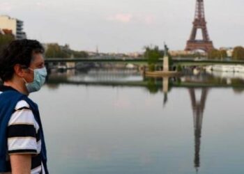 Γαλλία: Πάνω από 4.800 κρούσματα σε ένα 24ωρο