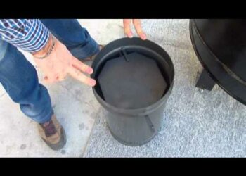 Mωρό βρέθηκε μέσα σε κουβά με πίσσα