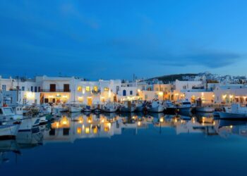 Πάρος: Μήνυση κατά παντός υπευθύνου από επαγγελματίες του νησιού για «απόκρυψη κρουσμάτων» και οικονομικές επιπτώσεις