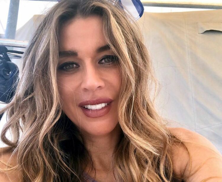 Δύσκολες στιγμές για την Έρρικα Πρεζεράκου μετά το πολύωρο χειρουργείο