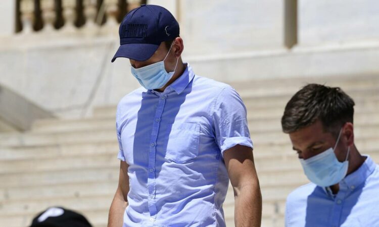 Χάρι Μαγκουάιρ: Ελεύθερος αφέθηκε ο ποδοσφαιριστής για την επίθεση σε αστυνομικούς – Ποιες κατηγορίες αντιμετωπίζει