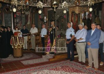 Μετέωρα: Αψήφησαν τα μέτρα και έκαναν λειτουργία χωρίς μάσκες