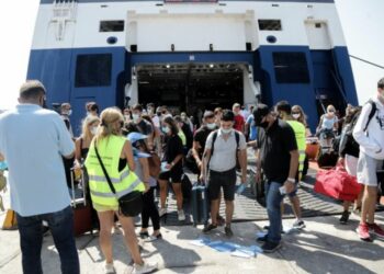 Κορονοϊός: Μήνυμα από το 112 προς όσους επιστρέφουν από τις διακοπές