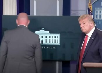 ΗΠΑ: Πυροβολισμοί στον Λευκό Οίκο – Διακόπηκε η συνέντευξη Τύπου του Τραμπ