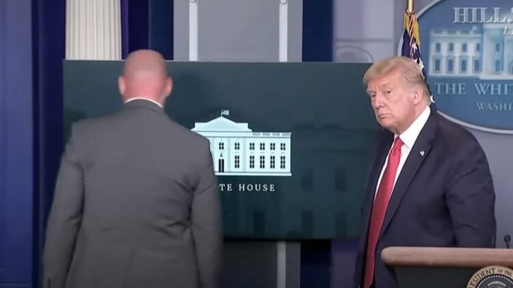 ΗΠΑ: Πυροβολισμοί στον Λευκό Οίκο – Διακόπηκε η συνέντευξη Τύπου του Τραμπ