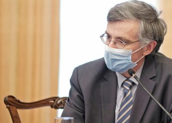 Τσιόδρας: Κάθε κρούσμα δίνει άλλο ένα, η κατάσταση μπορεί να ξεφύγει