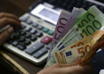 ΑΑΔΕ: Μηδενίστηκε για 84.191 επιχειρήσεις η προκαταβολή φόρου