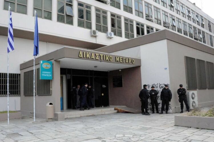 Κορονοϊός: Αναστολή πρόστιμου με δικαστική απόφαση σε μπαρ της Βέροιας