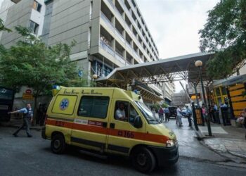 Κορονοϊός: Η αστυνομία αναζητεί 26χρονο θετικό στον ιό που το έσκασε από τον Ευαγγελισμό