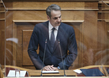 Μητσοτάκης στη Βουλή: Η Ελλάδα μεγαλώνει – Επέκταση στα 12 μίλια για τα χωρικά ύδατα στο Ιόνιο