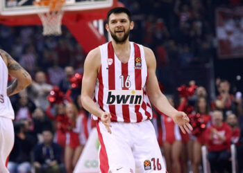 Ολυμπιακός: Θετικός στον κορονοϊό ο Κώστας Παπανικολάου