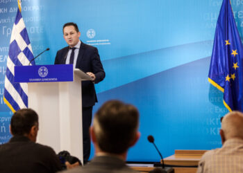 Πέτσας: Μειώσεις φόρων και εισφορών θα ανακοινώσει ο πρωθυπουργός