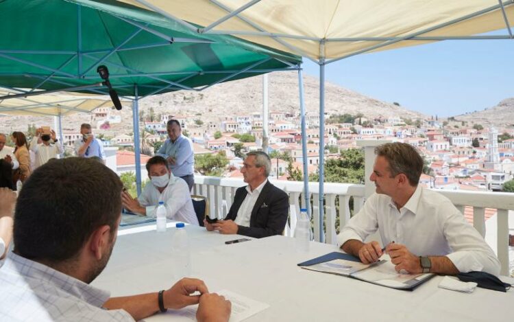 Μητσοτάκης από τη Χάλκη: Μείωση του ΕΝΦΙΑ για τους κατοίκους των μικρών νησιών