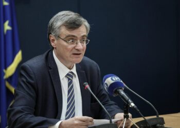 Επανεμφάνιση του Σωτήρη Τσιόδρα στην ενημέρωση για τον κορονοϊό
