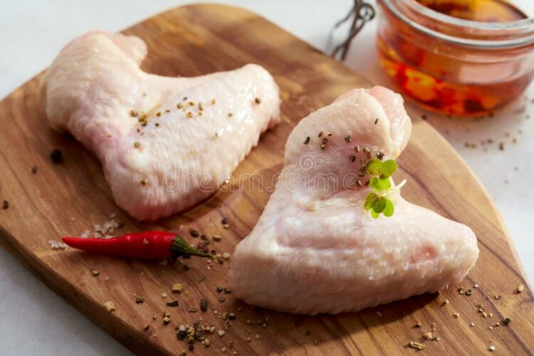 Κορονοϊός: Εντοπίστηκε σε φτερούγες κοτόπουλου που εισήχθησαν από την Βραζιλία