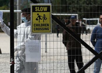 Κορονοϊός: Σε καραντίνα οι δομές φιλοξενίας προσφύγων σε Θήβα και Σέρρες