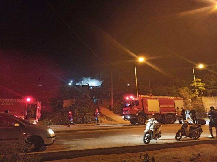 Φωτιά στο ΚΥΤ Σάμου – Η δεύτερη μέσα σε λίγες ημέρες (Video)