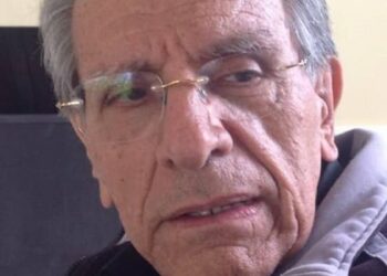 Πέθανε ο δημοσιογράφος Μανώλης Καραμπατσάκης