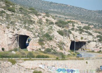 Αθηνών – Σουνίου: Κλειστή για 20 μέρες στις Τρύπες του Καραμανλή