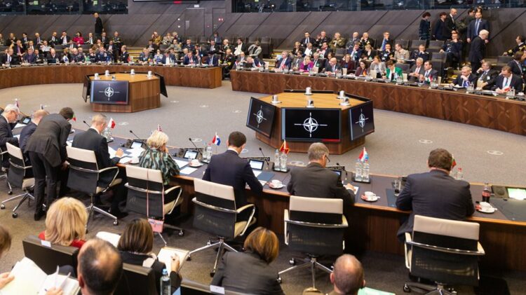 Συνεδρίαση ΝΑΤΟ: Διάλογος με την Τουρκία μόνο με την αποχώρηση του Ορούτς Ρέιτς