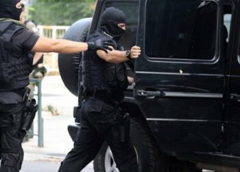 Αθήνα: Σε εξέλιξη μεγάλη επιχείρηση της αντιτρομοκρατικής – Μέλη της «Ομάδας Λαϊκών Αγωνιστών» μεταξύ των συλληφθέντων