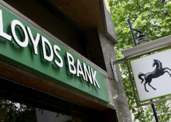 Οι Βρετανικές τράπεζες κλείνουν λογαρισμούς πελατών που ζουν στην ΕΕ