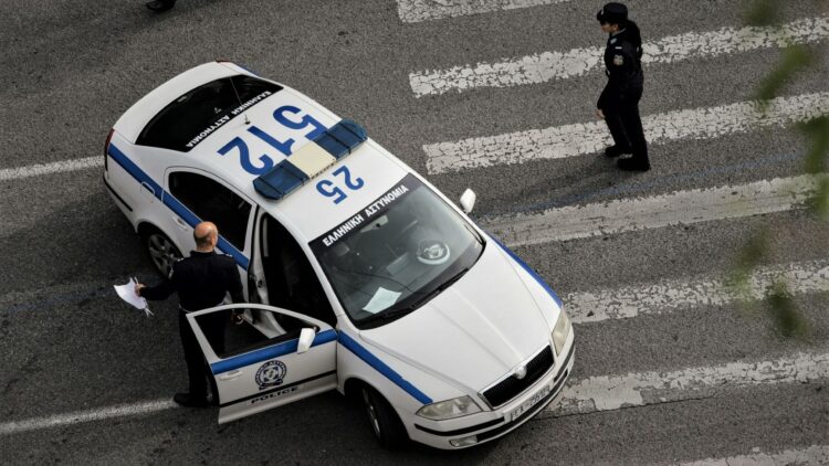 Κρατούμενος απέδρασε μέσα από το  αυτοκίνητο της Ασφάλειας