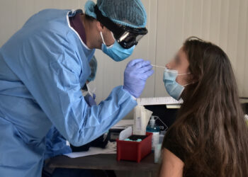 Κορoνοϊός: 180 νέα κρούσματα και πέντε θάνατοι – 59 ασθενείς νοσηλεύονται διασωληνωμένοι