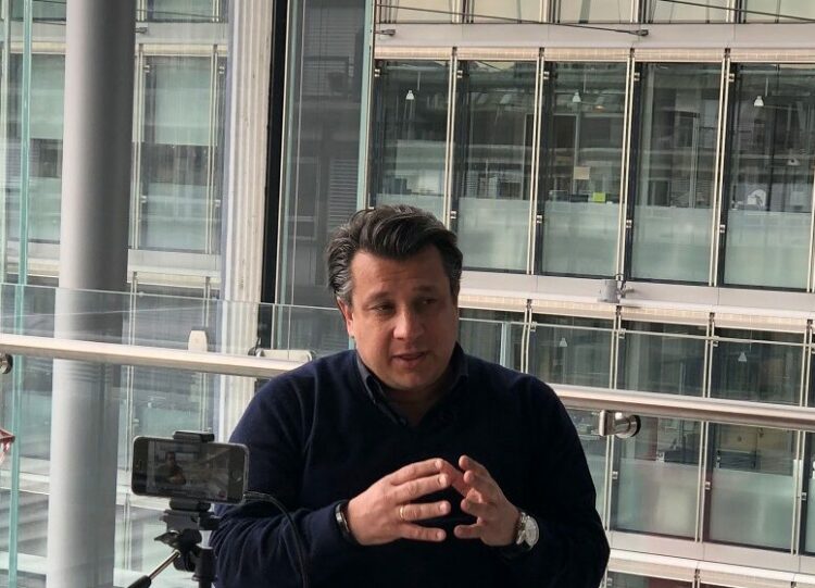 Δερμιτζάκης: Χρήση μάσκας παντού στο κέντρο της Αθήνας