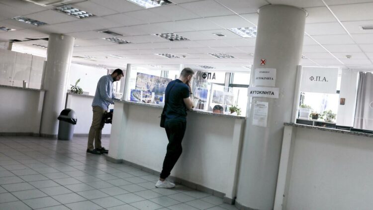 Κορονοϊός: Πώς θα λειτουργήσει το Δημόσιο από τη Δευτέρα – Ολα τα νέα μέτρα