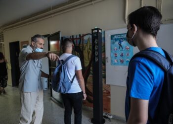 Σχολεία: Εντάσεις με τους αρνητές της μάσκας