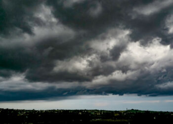 ΕΜΥ: Έκτακτο δελτίο επιδείνωσης καιρού – Ισχυρές βροχές, καταιγίδες και χαλάζι