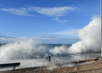 Ιανός – Δυτική Ελλάδα: Προειδοποίηση meteo – Τα κύματα θα φτάσουν σε ύψος τα 7 μέτρα