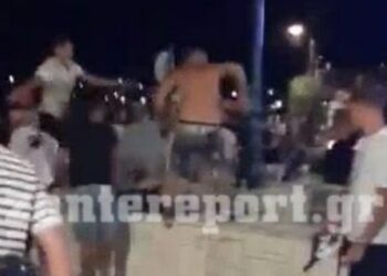 Ζάκυνθος: Ανεξέλεγκτη η κατάσταση στον Λαγανά με συμπλοκές και συνωστισμό στην παραλία